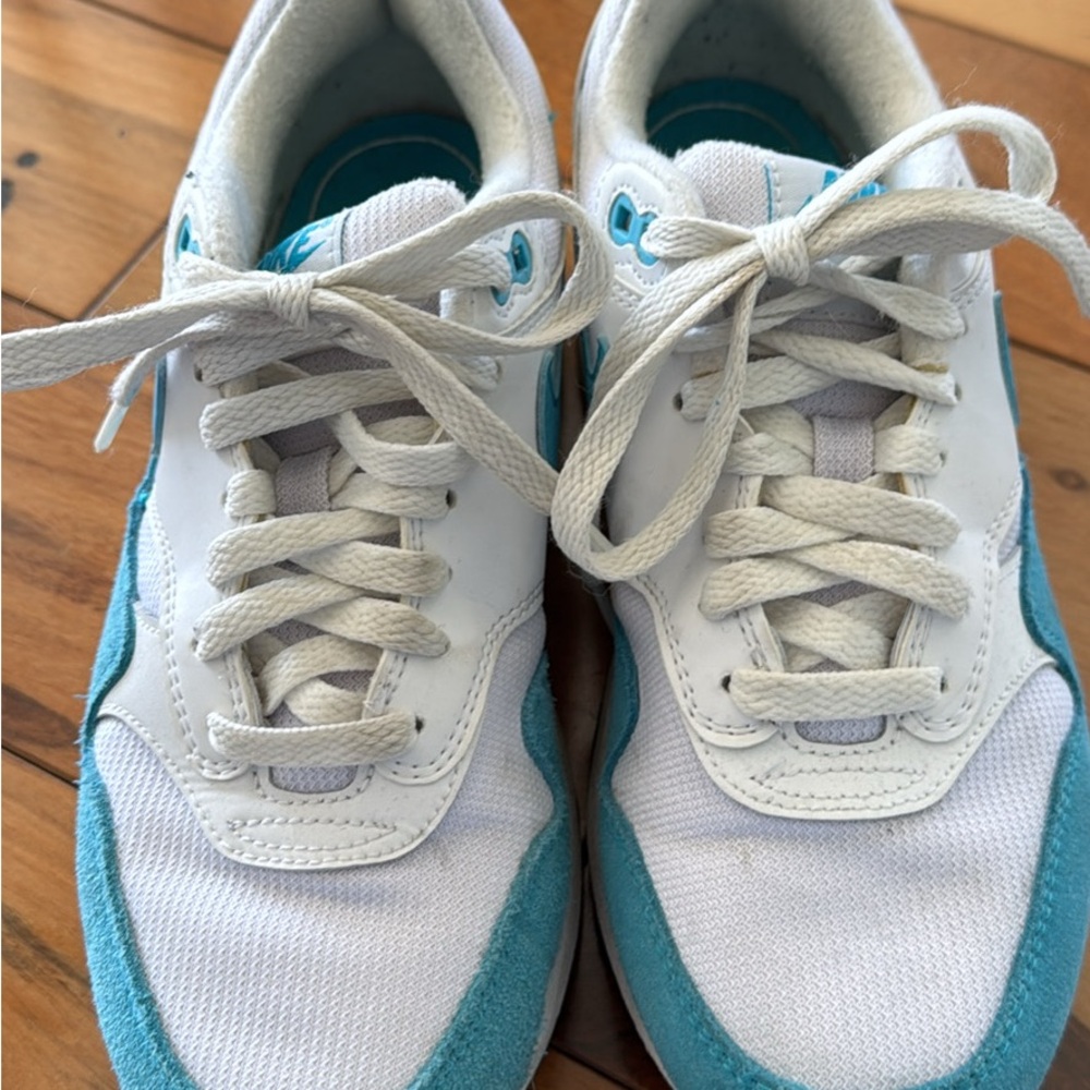 Nike White and Teal Sneakers